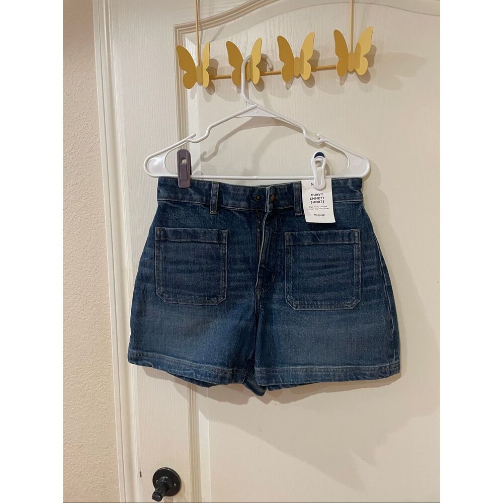 Madewell Curvy Emmett Shorts in a dark wash denim NWT